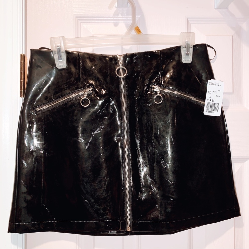 Pull Ring Faux Patent Mini Skirt (Black)